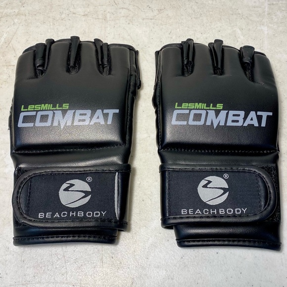 BeachBody x Les Mills Combat Gloves Unisex Small Black MMA Boxing Self-Defense - Picture 1 of 6